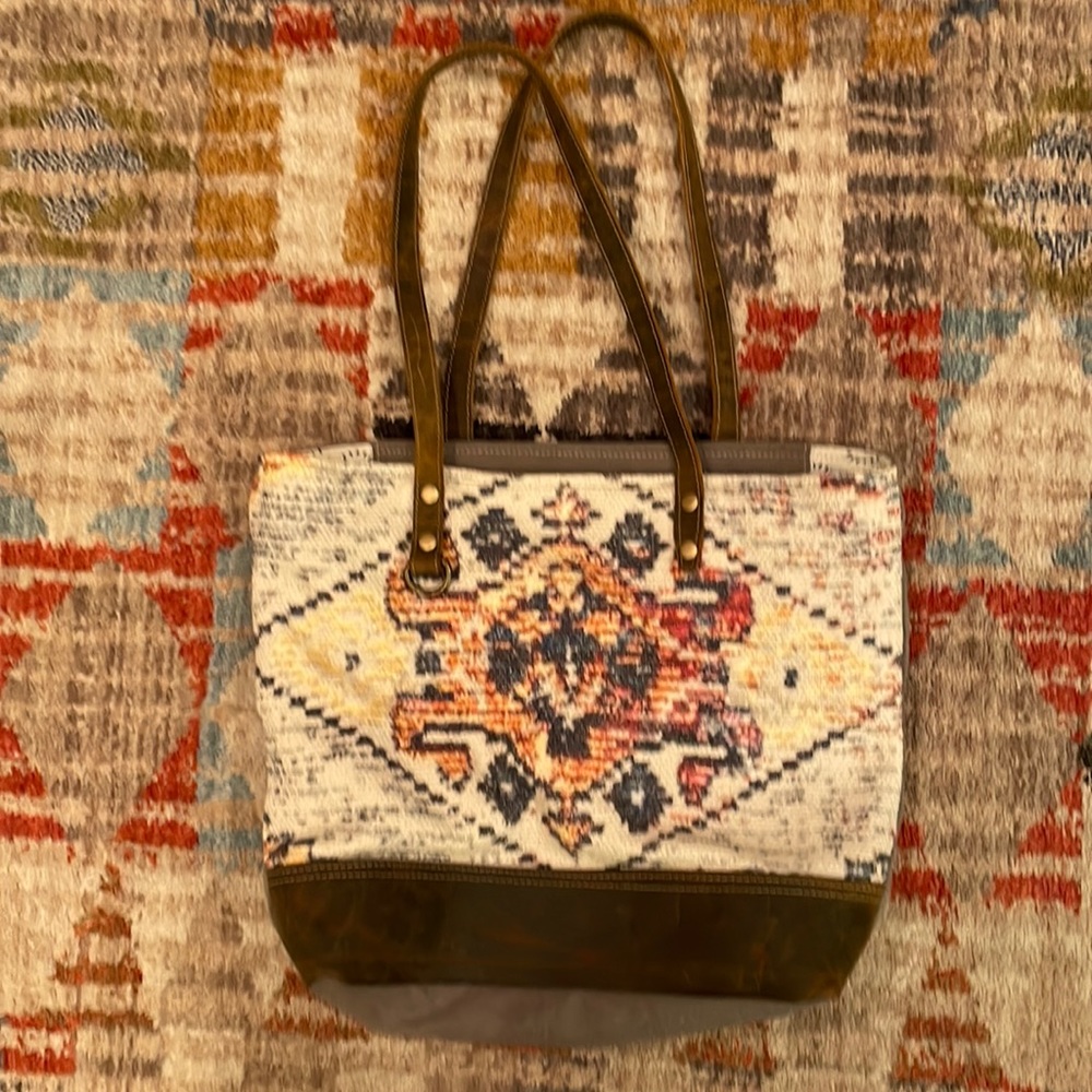 Myra Bag Tote